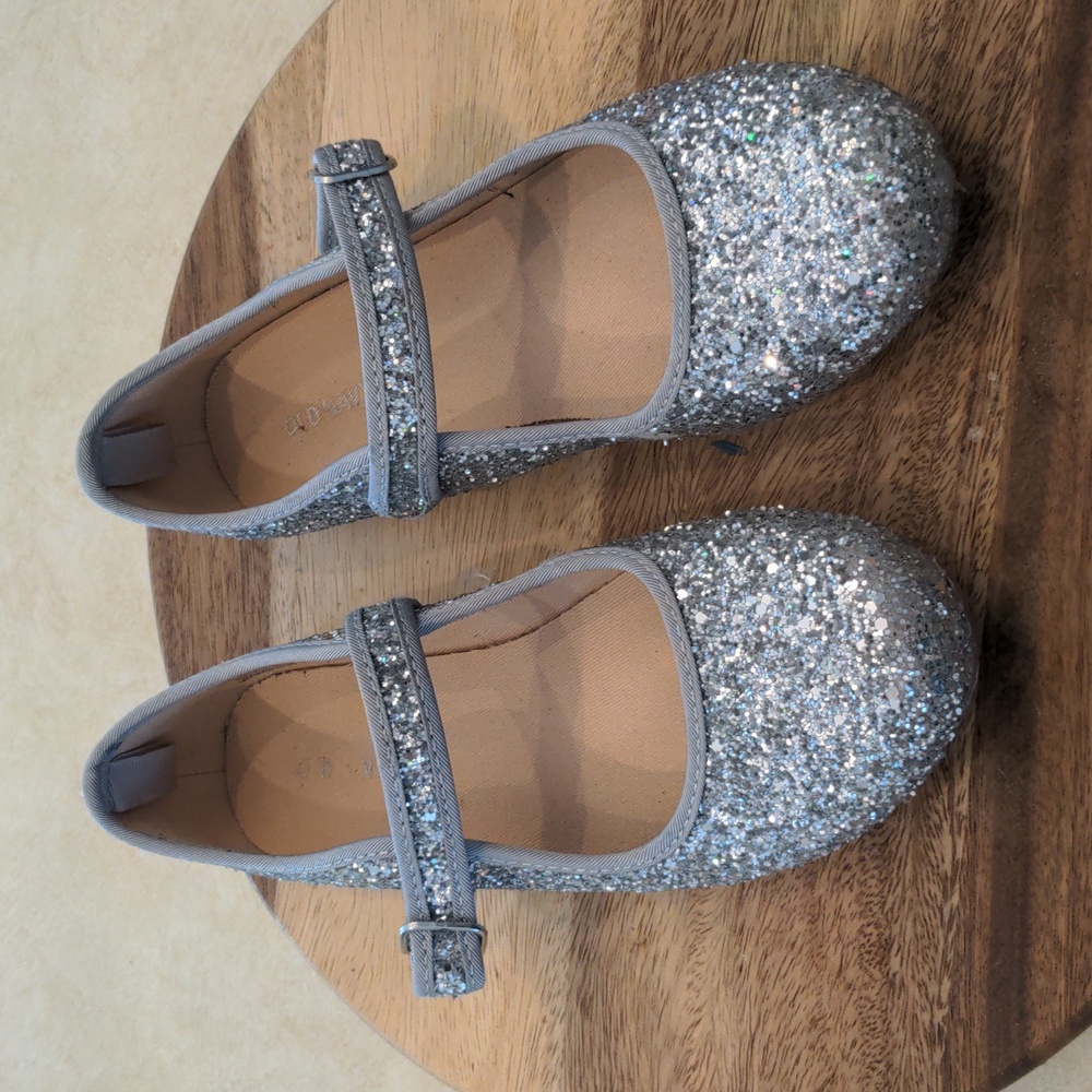 Little girl Silver sequined Mary Janes